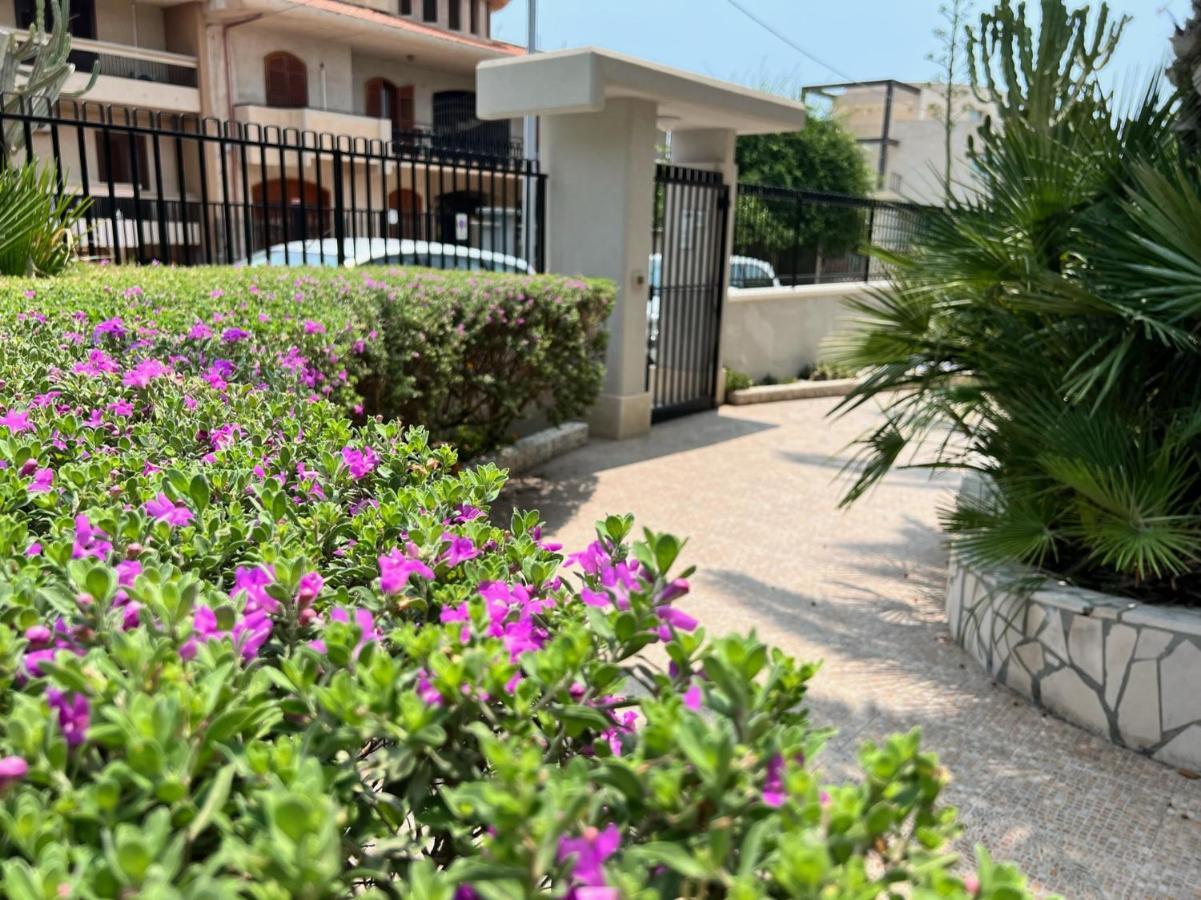 Rocamar Apartamento Avola Exterior foto
